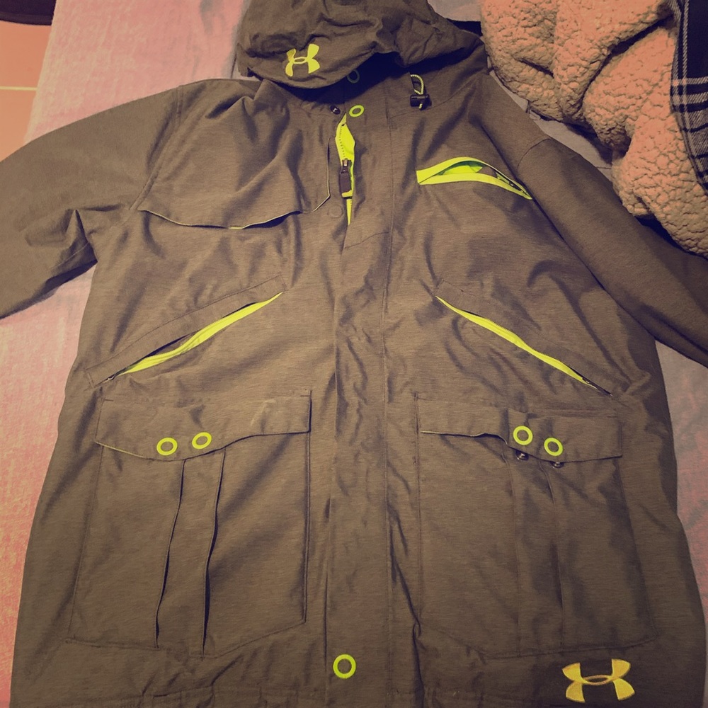 Under Armour STORM jacket size Large